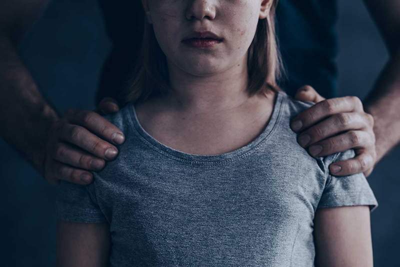 Rupe cercul tăcerii abuzului, abuzului sau hărțuirii în copilărie și adolescență