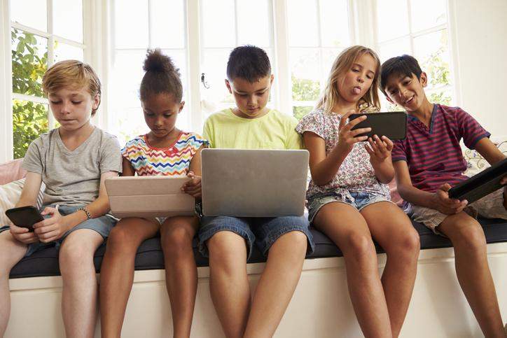 Kako nove tehnologije vplivajo na otroke