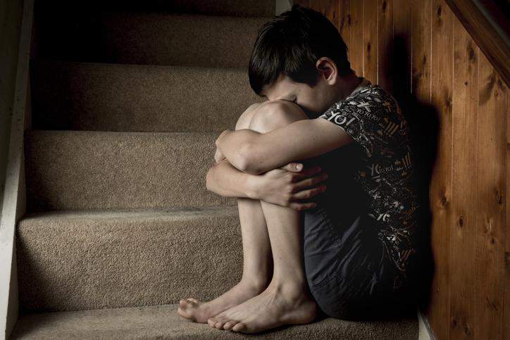 Cara mengesan penyalahgunaan psikologi kanak -kanak?